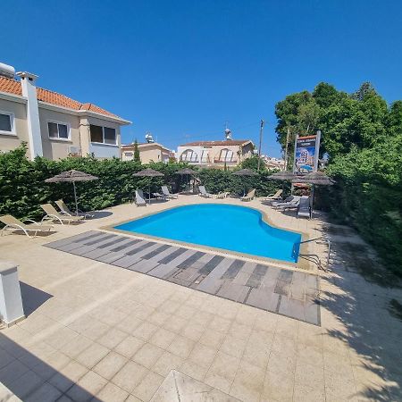 Shades Of Blue Apartment Larnaka Exterior foto